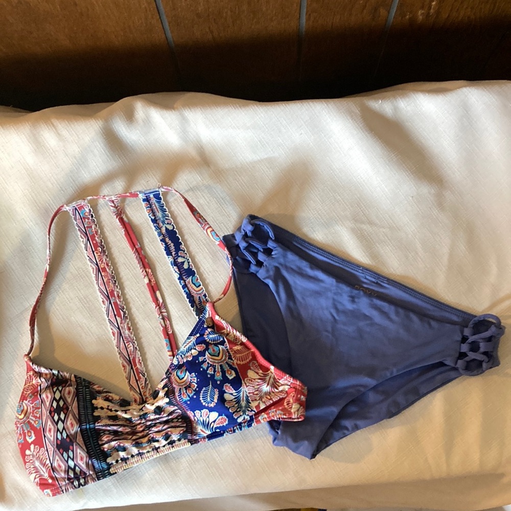 Roxy 2 piece swimsuit bikini